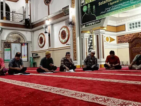 Kolaborasi Untuk Kebaikan: Pengurus Masjid Al Hidayah Siteba Susun Agenda Setiap Bidang Kepengurusan